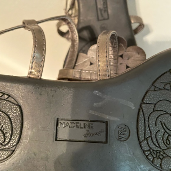 Sliver studded sandals - Picture 5 of 5